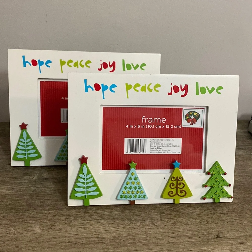 TARGET set of 2 Christmas Picture Frame 4 in x 6 in